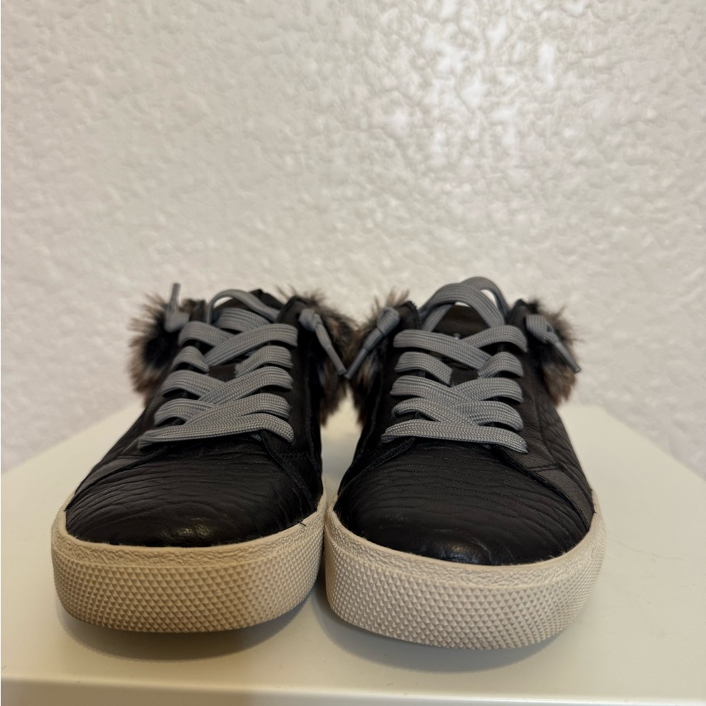 Brand: Steve Madden / Style: Madrista Slip On Leather Sneaker / Size: 5.5M